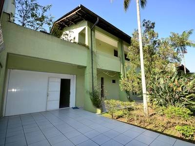 Casa em Fanny, Curitiba/PR de 735m² 4 quartos à venda por R$ 1.679.000,00 ou para locação R$ 10.000,00/mes