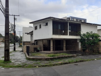 Casa em Ilha do Retiro, Recife/PE de 217m² 5 quartos à venda por R$ 989.000,00