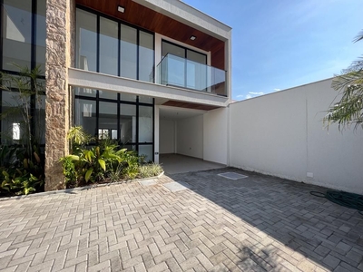 Casa em Itaipu, Niterói/RJ de 130m² 4 quartos à venda por R$ 989.000,00