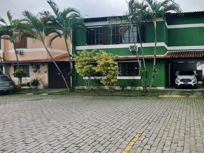 Casa em Itaipu, Niterói/RJ de 146m² 4 quartos à venda por R$ 694.000,00
