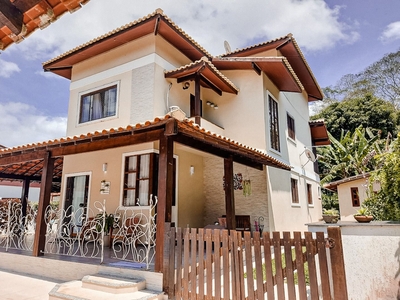 Casa em Itaipu, Niterói/RJ de 242m² 4 quartos à venda por R$ 997.000,00