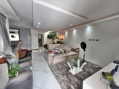 Casa em Itaipu, Niterói/RJ de 270m² 4 quartos à venda por R$ 1.599.000,00