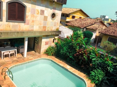 Casa em Itaipu, Niterói/RJ de 750m² 6 quartos à venda por R$ 2.699.000,00