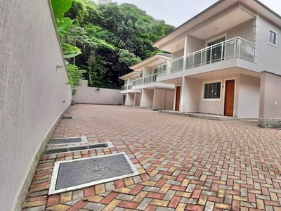 Casa em Itaipu, Niterói/RJ de 90m² 3 quartos à venda por R$ 399.000,00