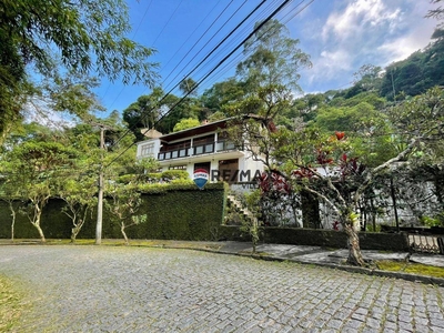 Casa em Iucas, Teresópolis/RJ de 300m² 5 quartos à venda por R$ 749.000,00