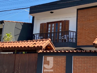 Casa em Jardim Alvinópolis, Atibaia/SP de 500m² 4 quartos à venda por R$ 799.000,00
