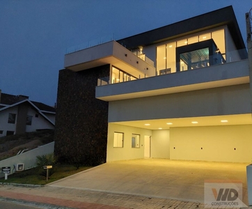 Casa em Jardim Bela Vista, São José dos Campos/SP de 450m² 4 quartos à venda por R$ 3.289.000,00