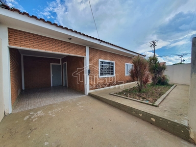 Casa em Jardim Cavallari, Marília/SP de 240m² 3 quartos à venda por R$ 329.000,00