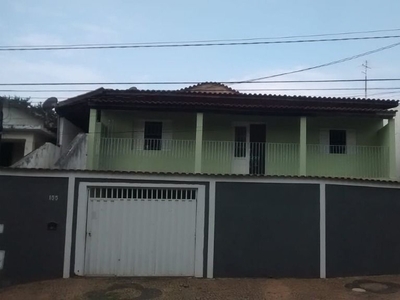 Casa em Jardim Celani, Valinhos/SP de 270m² 3 quartos à venda por R$ 899.000,00
