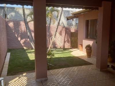 Casa em Jardim das Flores, Atibaia/SP de 171m² 3 quartos à venda por R$ 989.000,00