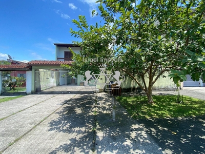 Casa em Jardim das Gaivotas, Caraguatatuba/SP de 250m² 5 quartos à venda por R$ 582.000,00