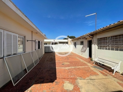 Casa em Jardim Donângela, Rio Claro/SP de 331m² 7 quartos à venda por R$ 989.000,00