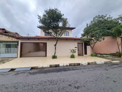 Casa em Jardim dos Ipês, Cotia/SP de 288m² 3 quartos à venda por R$ 949.000,00