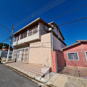 Casa em Jardim Doutor Júlio de Mesquita Filho, Bragança Paulista/SP de 316m² 4 quartos à venda por R$ 749.000,00