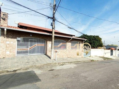 Casa em Jardim Maria Amélia, Jacareí/SP de 250m² 3 quartos à venda por R$ 749.000,00