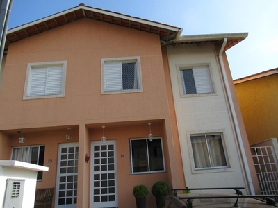 Casa em Jardim São Vicente, Cotia/SP de 100m² 3 quartos à venda por R$ 629.000,00