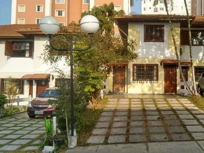 Casa em Jardim Ubirajara (Zona Sul), São Paulo/SP de 105m² 3 quartos para locação R$ 2.045,00/mes