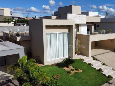 Casa em Jardins Lisboa, Goiânia/GO de 356m² 4 quartos à venda por R$ 3.291.000,00
