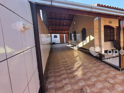 Casa em Joaquim de Oliveira, Itaboraí/RJ de 250m² 5 quartos à venda por R$ 449.000,00