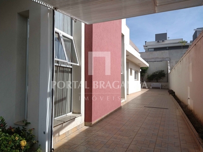 Casa em Lagos de Santa Helena, Bragança Paulista/SP de 230m² 3 quartos à venda por R$ 1.649.000,00