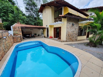 Casa em Maria Paula, Niterói/RJ de 253m² 3 quartos à venda por R$ 699.000,00