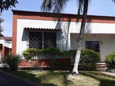 Casa em Maria Paula, Niterói/RJ de 384m² 5 quartos à venda por R$ 649.000,00