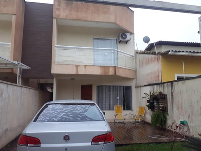 Casa em Maria Turri, Rio das Ostras/RJ de 148m² 3 quartos à venda por R$ 279.000,00
