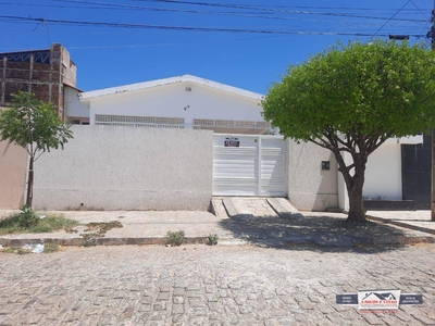 Casa em Maternidade, Patos/PB de 155m² 3 quartos à venda por R$ 269.000,00