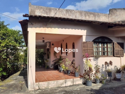 Casa em Mutuá, São Gonçalo/RJ de 270m² 3 quartos à venda por R$ 279.000,00