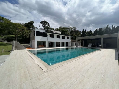 Casa em Parque Silvino Pereira, Cotia/SP de 1100m² 7 quartos à venda por R$ 8.899.000,00