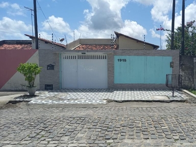 Casa em Passagem de Areia, Parnamirim/RN de 180m² 3 quartos à venda por R$ 249.000,00