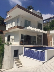 Casa em Pendotiba, Niterói/RJ de 237m² 4 quartos à venda por R$ 869.000,00