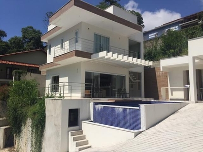 Casa em Pendotiba, Niterói/RJ de 237m² 4 quartos à venda por R$ 899.000,00