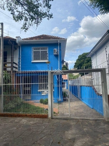 Casa em Petrópolis, Porto Alegre/RS de 300m² 3 quartos à venda por R$ 748.000,00