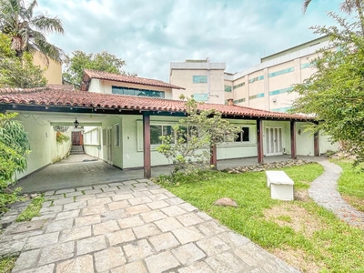 Casa em Piratininga, Niterói/RJ de 200m² 4 quartos à venda por R$ 949.000,00