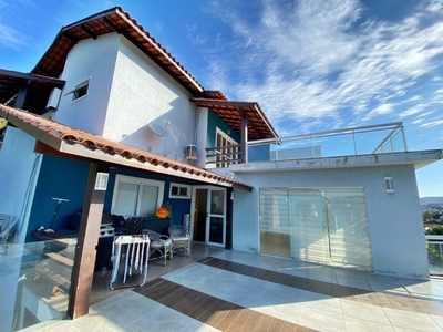 Casa em Piratininga, Niterói/RJ de 280m² 3 quartos à venda por R$ 894.000,00