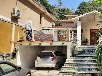 Casa em Piratininga, Niterói/RJ de 395m² 4 quartos à venda por R$ 1.149.000,00