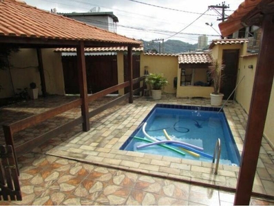 Casa em Pita, São Gonçalo/RJ de 200m² 3 quartos à venda por R$ 385.000,00
