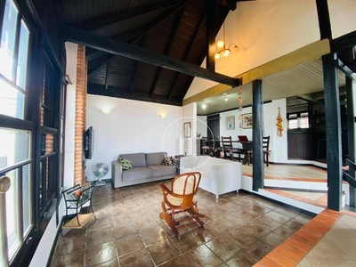 Casa em Ponta de Baixo, São José/SC de 198m² 3 quartos à venda por R$ 694.000,00