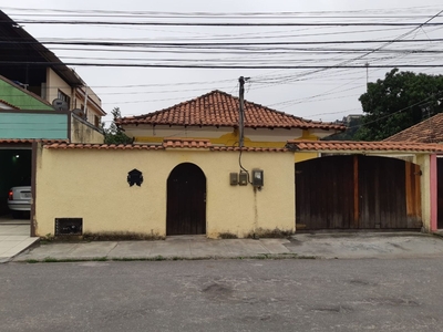 Casa em Porto Velho, São Gonçalo/RJ de 110m² 3 quartos à venda por R$ 294.000,00