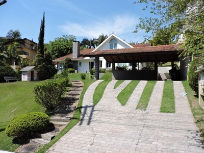 Casa em Residencial Euroville, Carapicuíba/SP de 400m² 3 quartos à venda por R$ 1.589.000,00