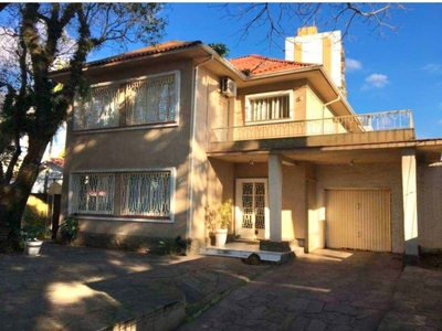 Casa em Rio Branco, Porto Alegre/RS de 330m² 5 quartos à venda por R$ 1.860.000,00