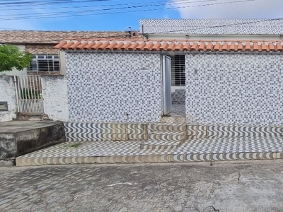 Casa em Rio Doce, Olinda/PE de 130m² 3 quartos à venda por R$ 319.000,00