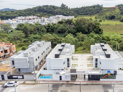 Casa em Rio Pequeno, Camboriú/SC de 62m² 2 quartos à venda por R$ 296.500,00