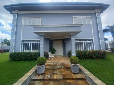 Casa em Santa Maria, Uberaba/MG de 493m² 4 quartos à venda por R$ 1.299.000,00
