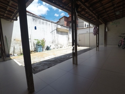 Casa em Santa Mônica, Belo Horizonte/MG de 140m² 3 quartos à venda por R$ 423.000,00