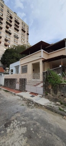 Casa em Santa Rosa, Niterói/RJ de 141m² 4 quartos à venda por R$ 374.000,00