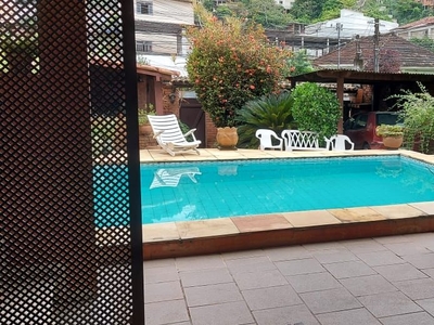 Casa em Santa Rosa, Niterói/RJ de 245m² 6 quartos à venda por R$ 849.000,00