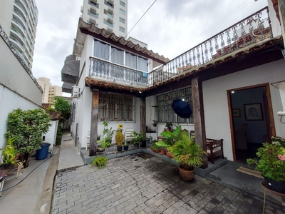 Casa em Santa Rosa, Niterói/RJ de 350m² 6 quartos à venda por R$ 949.000,00