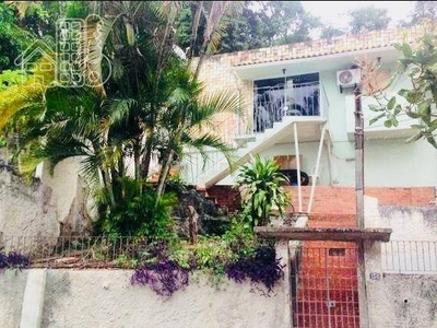 Casa em Santa Rosa, Niterói/RJ de 400m² 5 quartos à venda por R$ 599.000,00